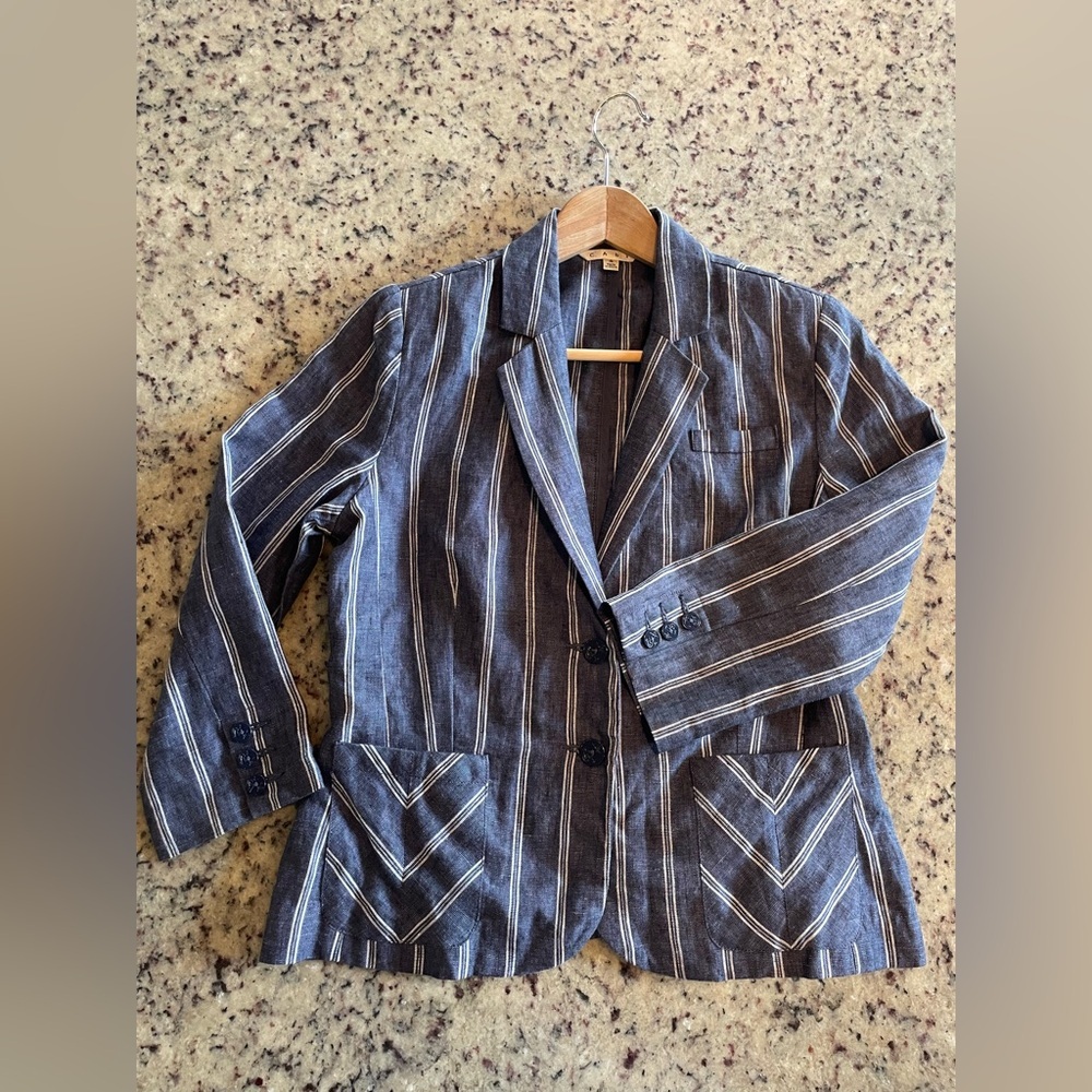 Women’s 100% linen 3/4 sleeve blazer size 4